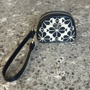 Kate Spade Flower Jacquard Airpods/airpods Pro Case, EUC